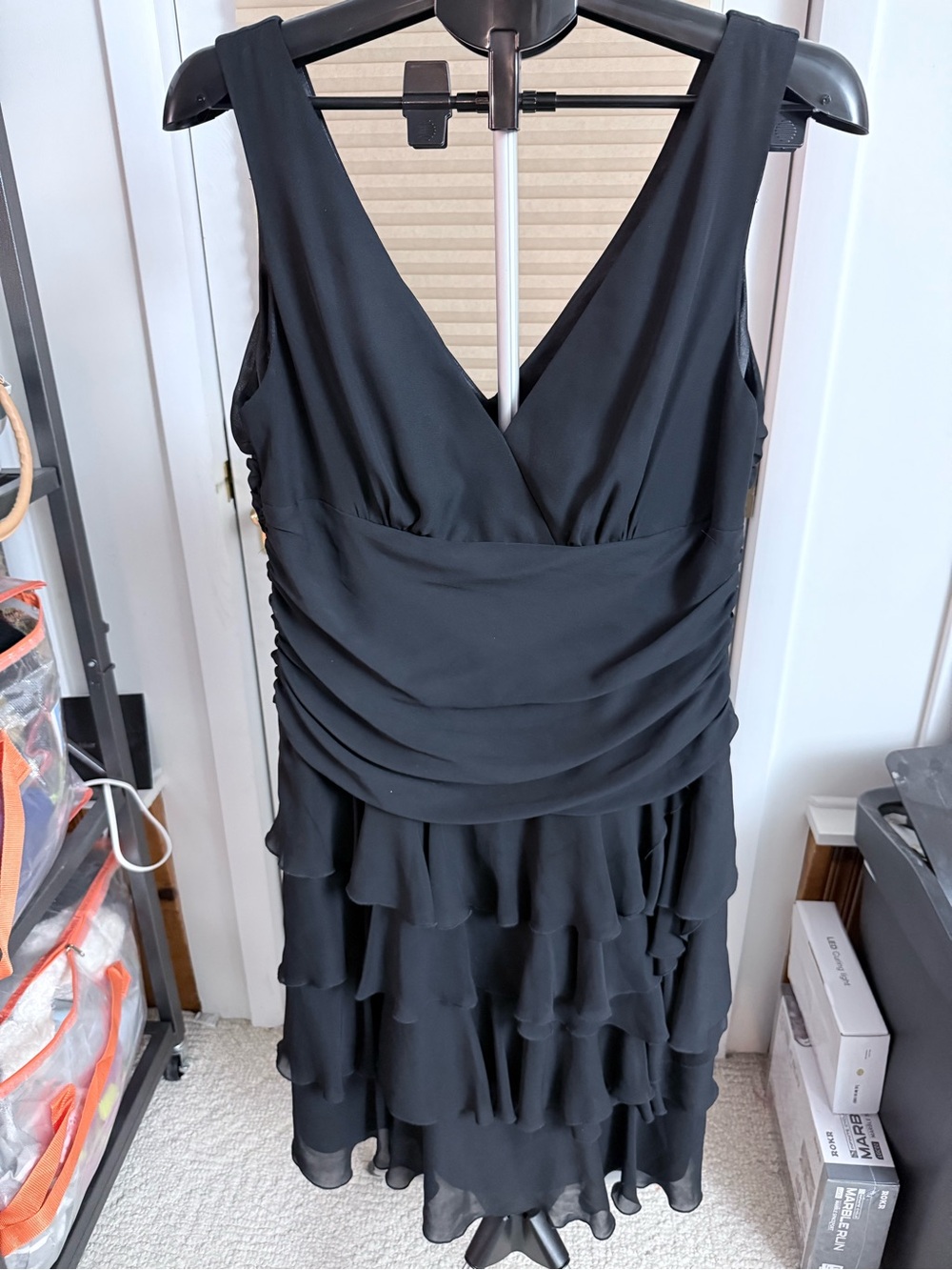 Vera Mont Black V-neck ruched fitted waistband playful tiered flounce skirt